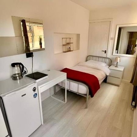 Private Single Room With Ensuite In Chorlton 맨체스터 외부 사진